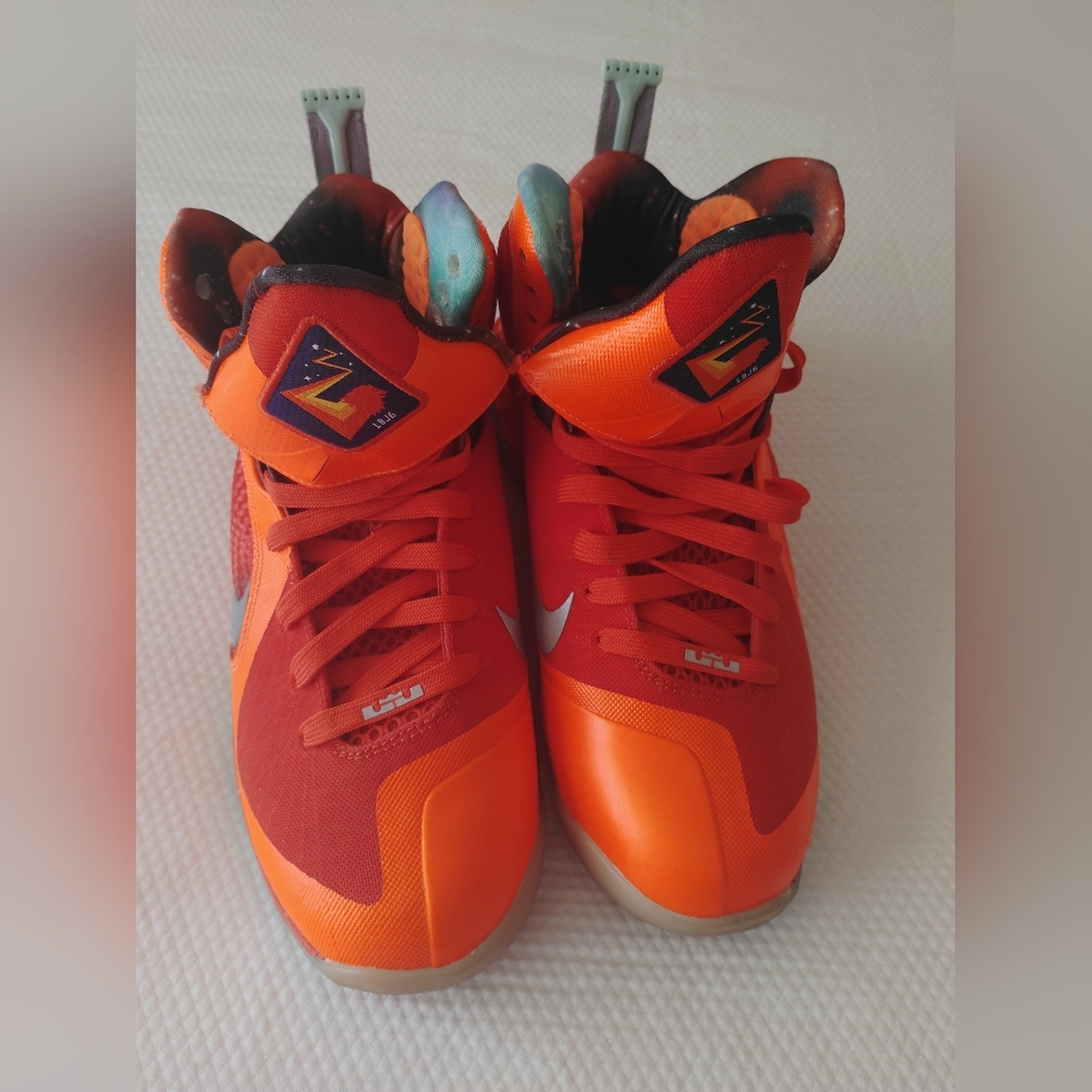 Nike LeBron 9 Orange  2012 Big Bang Size 8.